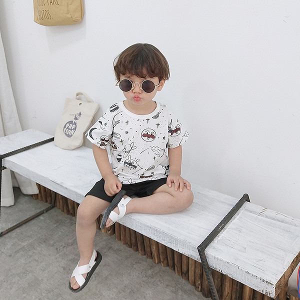 Napi gyerek póló fiúknak fekete-fehérben, rátéttel