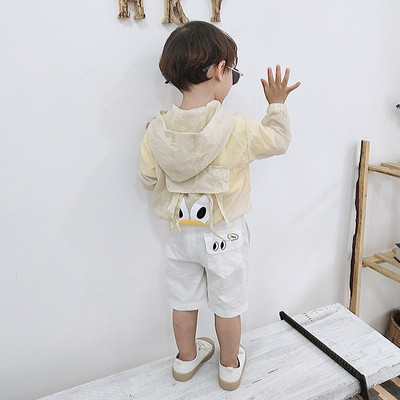 Modern gyerekkabát fiúknak kapucnival, négy színben