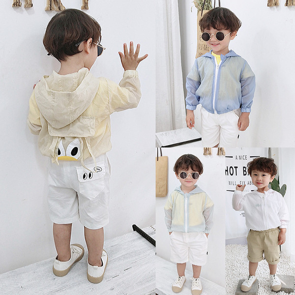 Modern gyerekkabát fiúknak kapucnival, négy színben