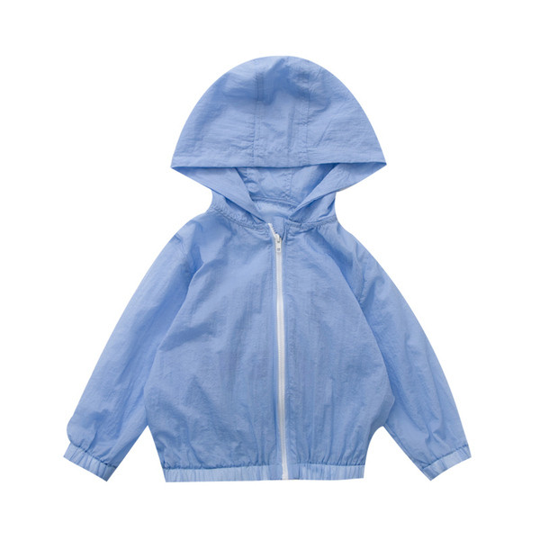 Modern gyerekkabát fiúknak kapucnival, négy színben