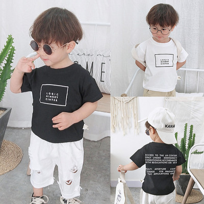 Детска тениска за момчета с апликация в черен и бял цвят