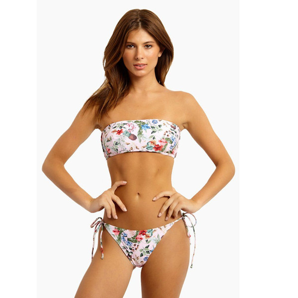 Costum de baie cu model floral in doua parti