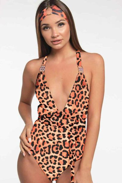Stílusos fürdőruha leopárd mintával és kövekkel