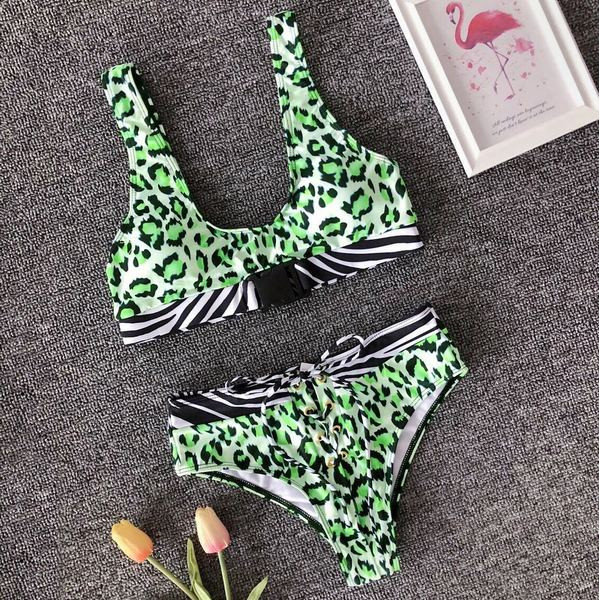 Modern kétrészes fürdőruha leopárd mintával és keresztkötésekkel több színben