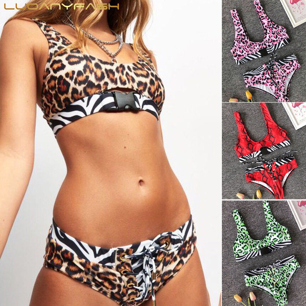 Modern kétrészes fürdőruha leopárd mintával és keresztkötésekkel több színben