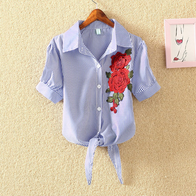 Καλοκαιρινό πουκάμισο με κέντημα και κοντά μανίκια σε δύο σχέδια