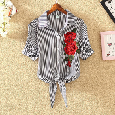 Καλοκαιρινό πουκάμισο με κέντημα και κοντά μανίκια σε δύο σχέδια