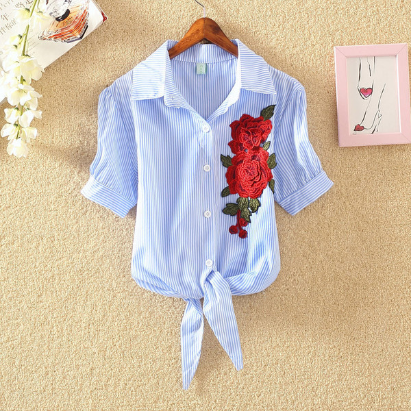 Καλοκαιρινό πουκάμισο με κέντημα και κοντά μανίκια σε δύο σχέδια