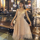 Nyári stílusos ruha vékony csipke- és tüllpánttal