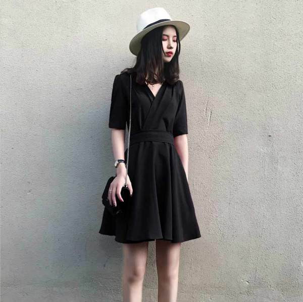 Stílusos női ruha 3/4 ujjú bordó színben