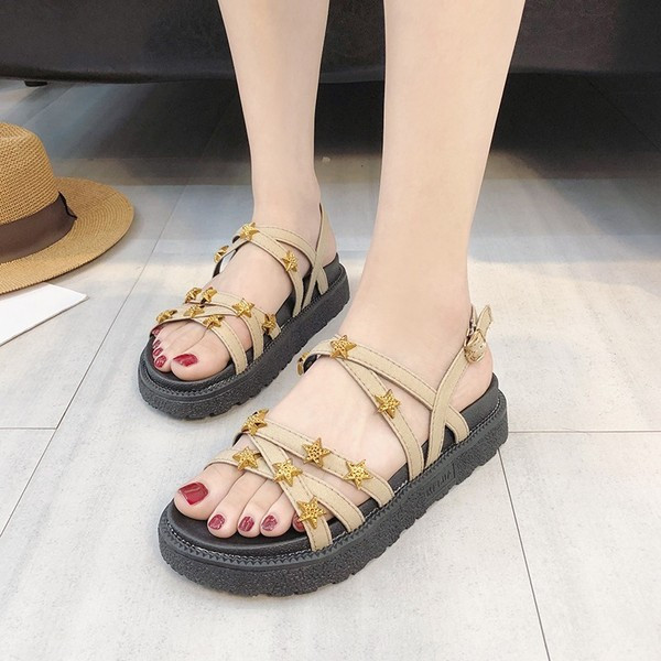 Alkalmi női szandál két színben, fűzőlyukkal