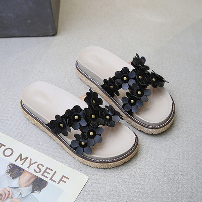 Aktuális női papucs három színben, virágmotívumokkal, lapos talppal