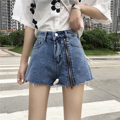 Актуални дамски къси панталони с цип в син и черен цвят