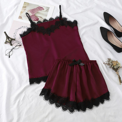 Női kétrészes pizsama csipkével, különböző színekben