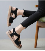 Alkalmi női szandál két színben - fekete és bézs