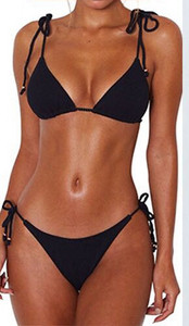 Model de costum de baie simplu din doua piese cu top triunghiular si cravate in mai multe culori