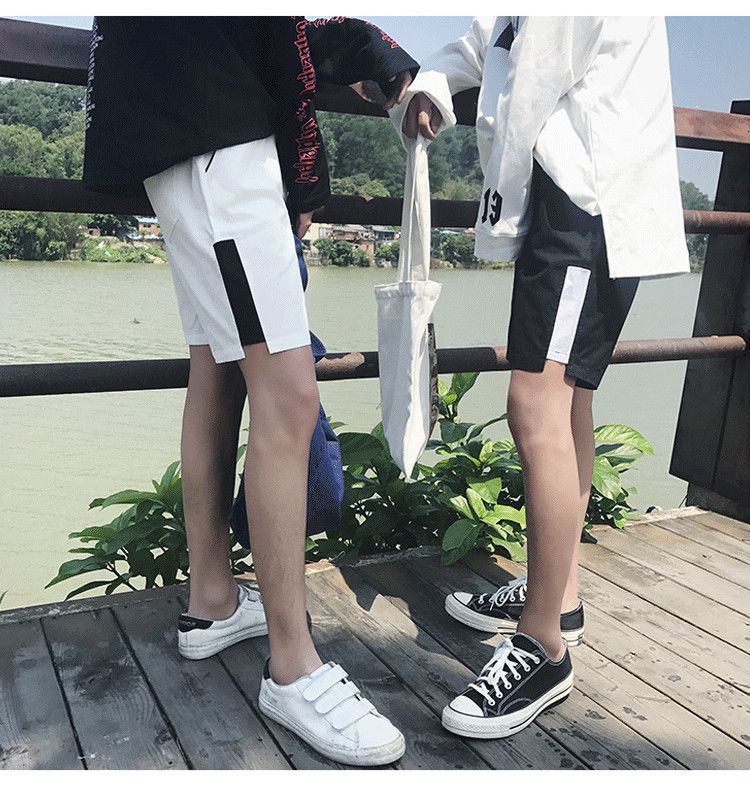 Pantaloni scurți pentru bărbați în alb-negru