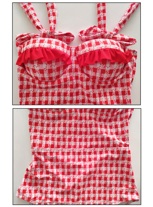 Costum de baie întreg în carouri, cu decupaje și cravate în roșu