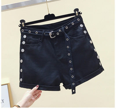 Pantaloni scurți de damă cu talie înaltă și curea de culoare neagră