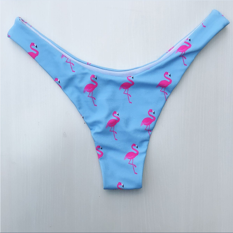 Модерен дамски бански костюм от две части с фламинго в син цвят