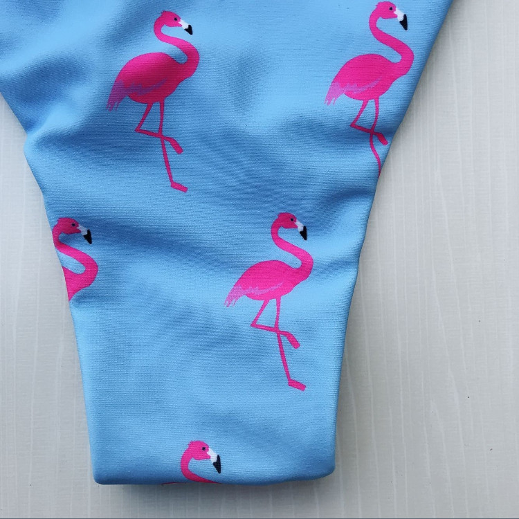 Модерен дамски бански костюм от две части с фламинго в син цвят