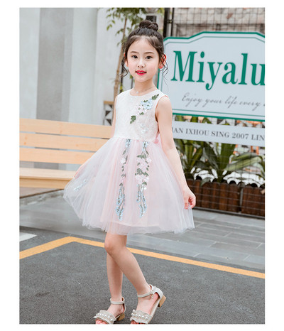 Rochie pentru copii stilata din dantela in doua culori cu panglica si tul