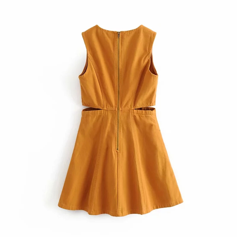 Rochie actuală de damă cu părți decupate ale taliei de culoare galbenă