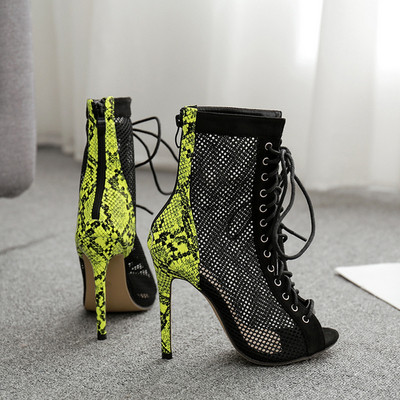 Pantofi moderni de dama cu toc subtire si sireturi in doua culori