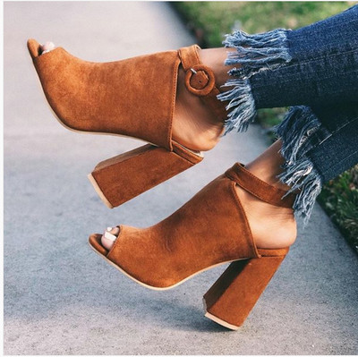 Sandale de dama moderne din piele intoarsa ecologica cu toc gros de culoare maro