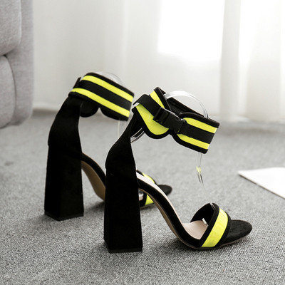 Sandale de dama moderne cu toc gros de culoare galbena