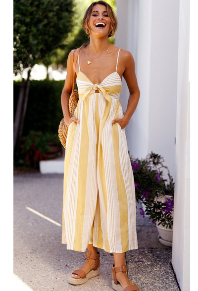 Model nou de salopeta dama in dungi cu bretele galbene