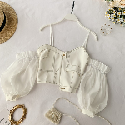 Bluză scurtă de damă cu mâneci căzute în alb și negru