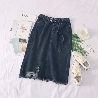 Fusta de dama moderna din denim cu motive rupte si curea