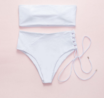 Ένα μοντέρνο μαγιό  με δαντέλες σε διάφορα χρώματα