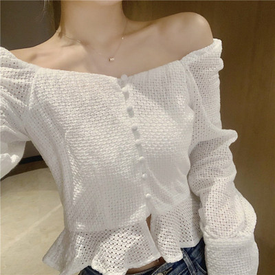 Cămașă modernă de damă cu nasturi în alb