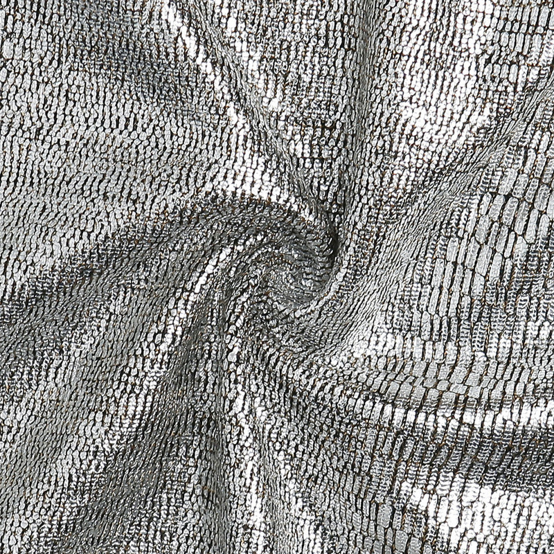 Rochie moderna de dama cu spatele gol si cu efect stralucitor de culoare argintie