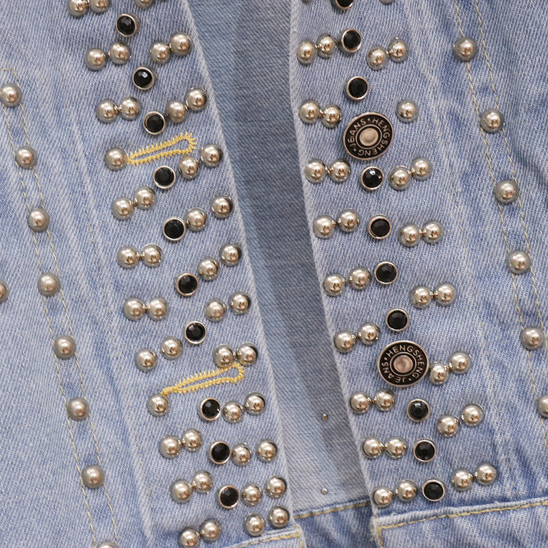 Jacheta de dama casual din denim cu elemente metalice de culoare deschisa