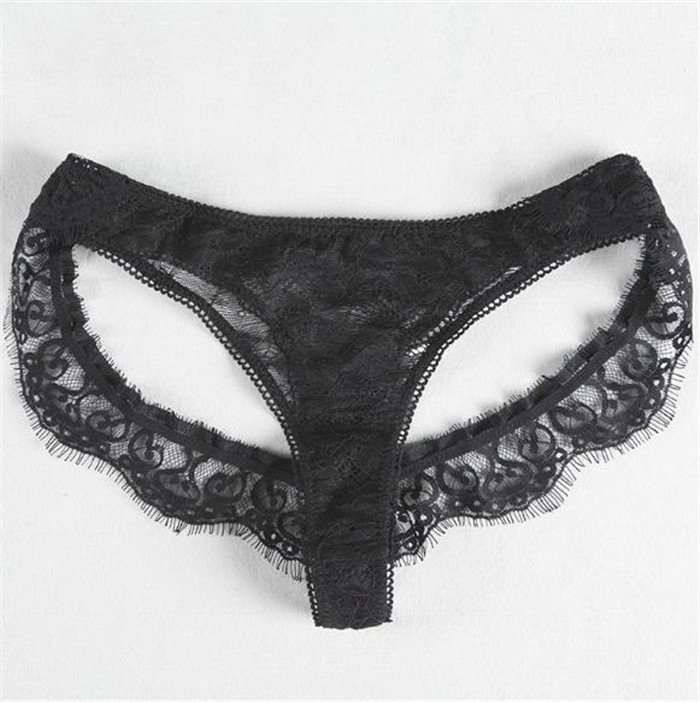 Lenjerie intimă din dantelă de culoare neagră