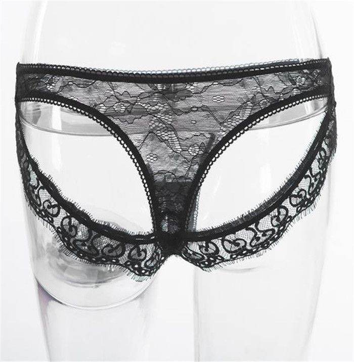 Lenjerie intimă din dantelă de culoare neagră