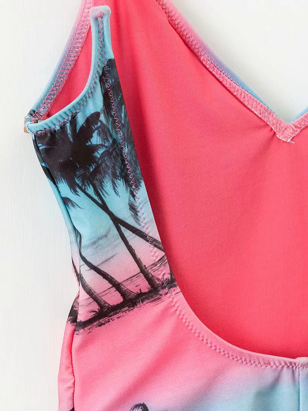 Costum de baie complet modern, cu bretele subțiri și model colorat