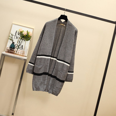 Vestă lungă de damă cu buzunare de culoare gri și negru