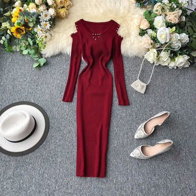 Hosszú, nyitott vállú női ruha többféle színben