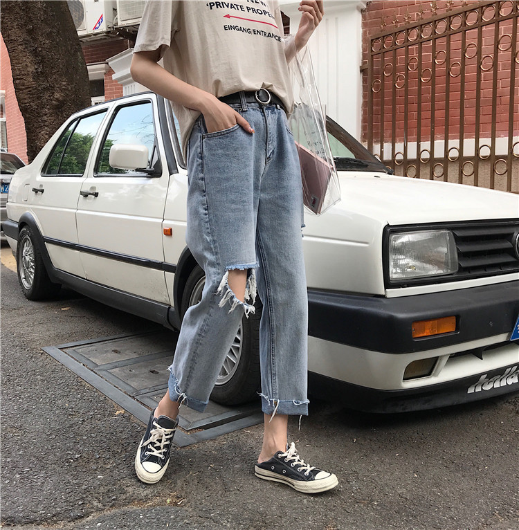 Blugi moderni de dama cu motive rupte in albastru