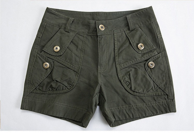 Női alkalmi rövidnadrág zöld színben