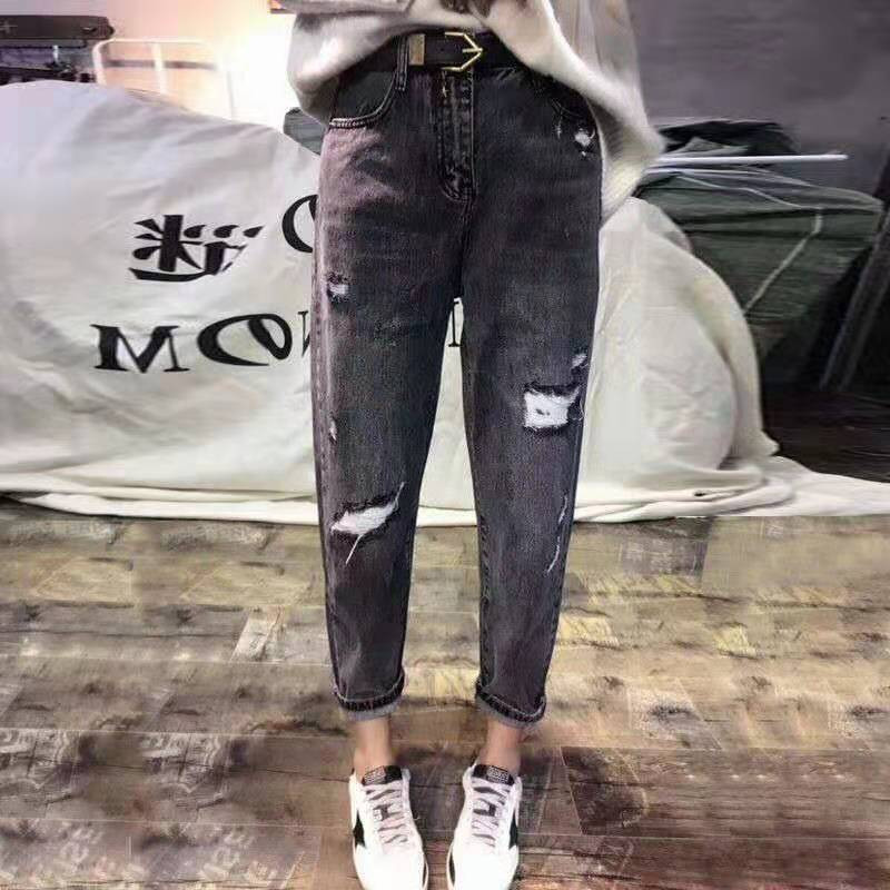 Καθημερινά γυναικεία τζιν σε σκούρο χρώμα με σκισμένα μοτίβα - μεγέθη έως 5XL