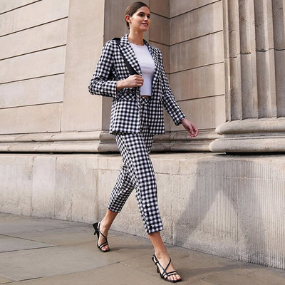 Costum de damă în carouri elegant în două părți, în alb și negru