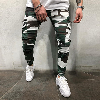 Pantaloni sport pentru bărbați cu model de camuflaj și buzunare laterale