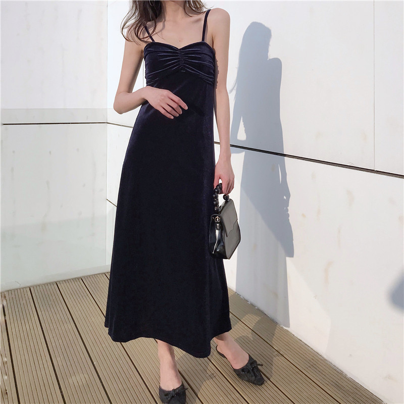 Stílusos női hosszú ruha vékony pántokkal, négy színben