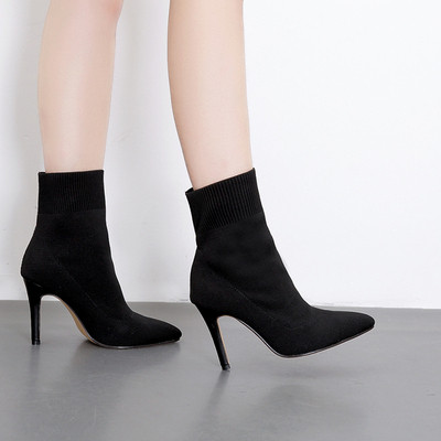 Γυναικείες μπότες μελεπτό τακούνι σε μαύρο χρώμα