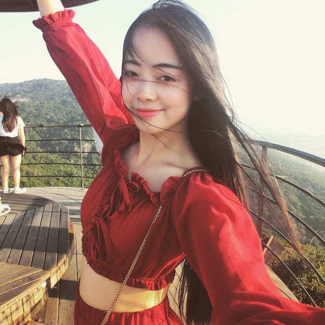 Set modern pentru femei din două părți în roșu